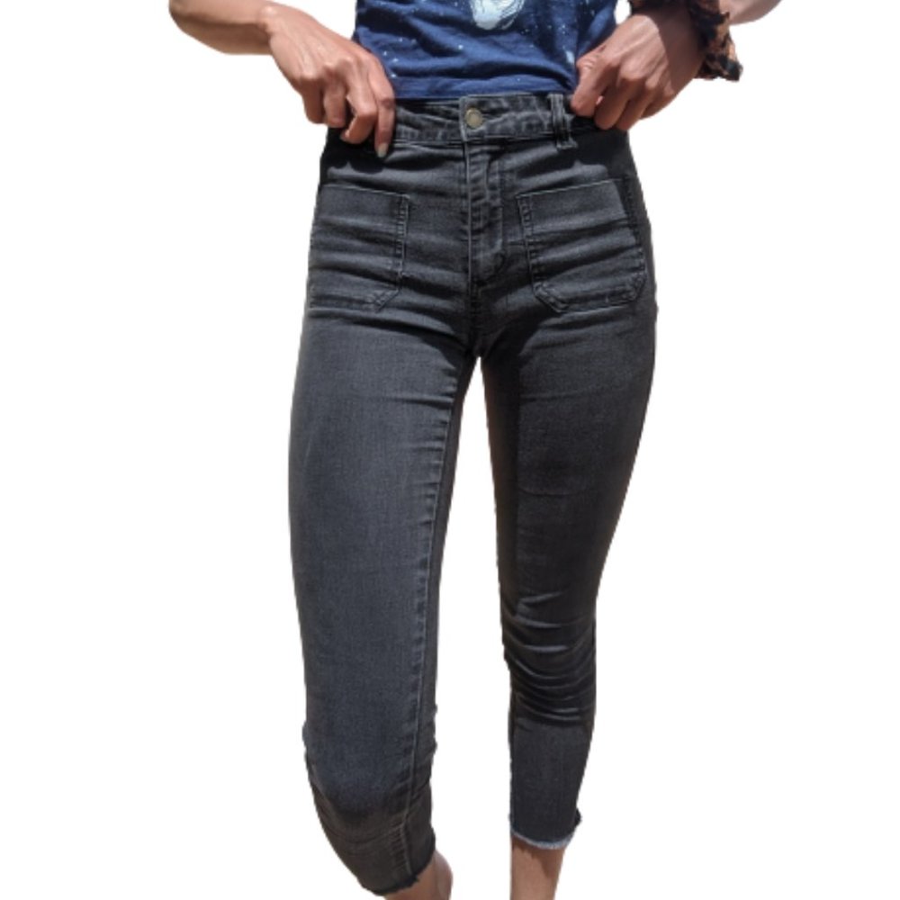 Black high rise cropped denim 👖